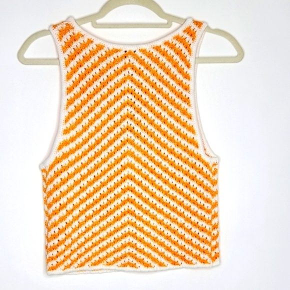 NEW Crochet Cropped Sweater Vest Size M Open Knit Sleeveless Chevron Pattern Top - Picture 2 of 9